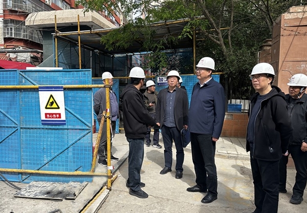 陳一夫到項(xiàng)目現(xiàn)場(chǎng)督導(dǎo)節(jié)前安全生產(chǎn)工作